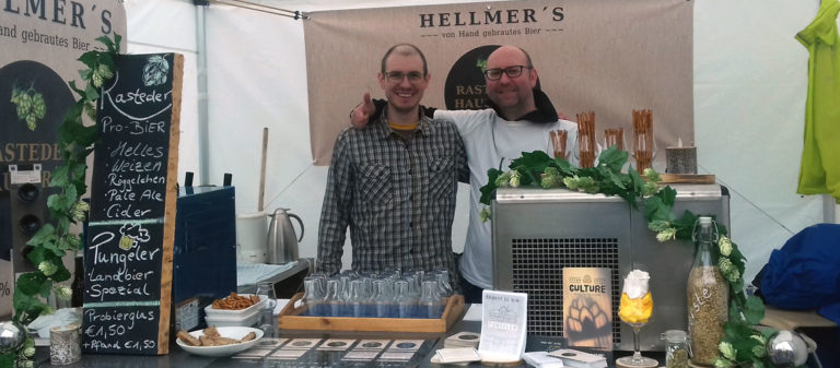 Messestand von der Brauerei Hellmer